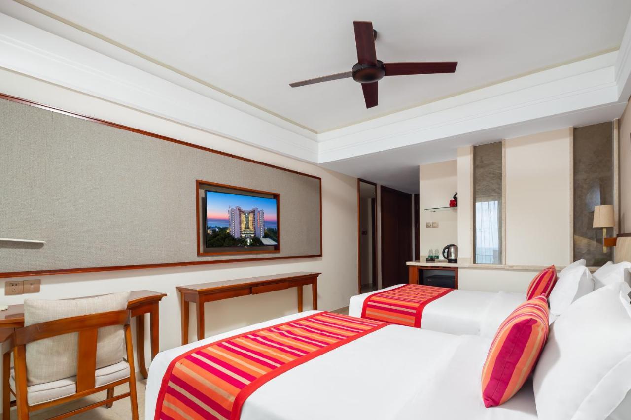 Sanya Seacube Holiday Hotel Екстериор снимка