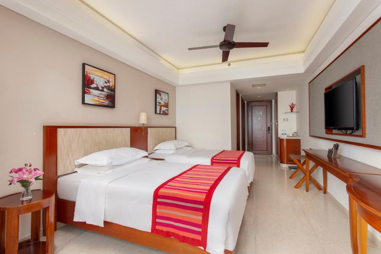 Sanya Seacube Holiday Hotel Екстериор снимка