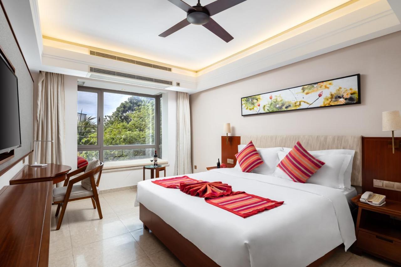 Sanya Seacube Holiday Hotel Екстериор снимка
