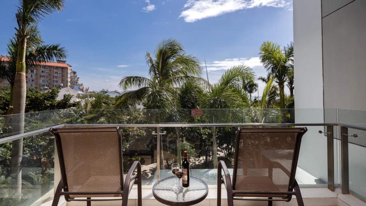Sanya Seacube Holiday Hotel Екстериор снимка