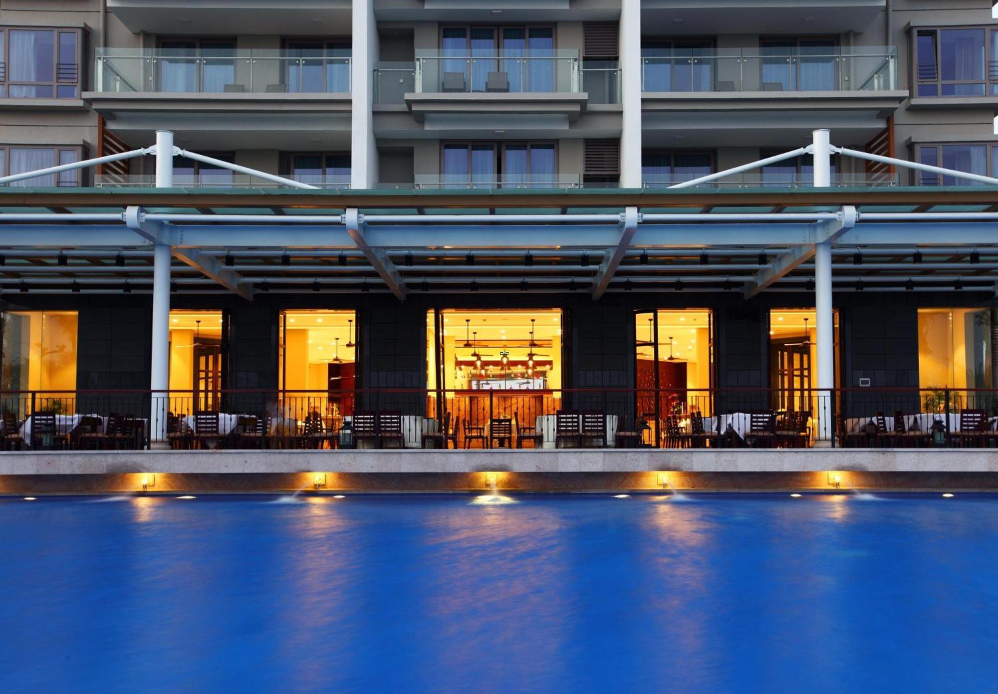 Sanya Seacube Holiday Hotel Екстериор снимка