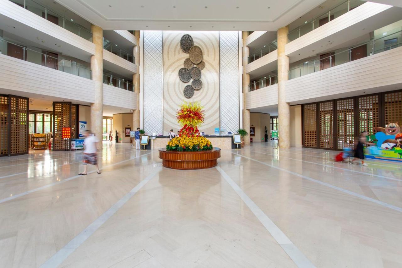 Sanya Seacube Holiday Hotel Екстериор снимка