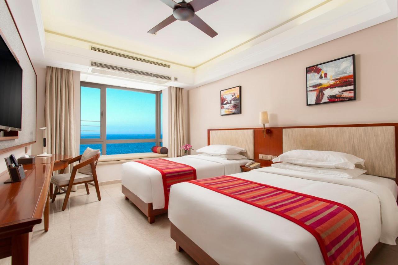 Sanya Seacube Holiday Hotel Екстериор снимка